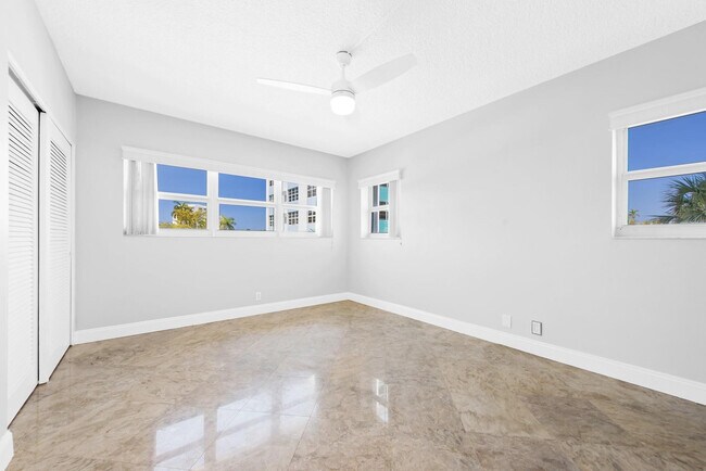 Building Photo - 3003 Terramar St