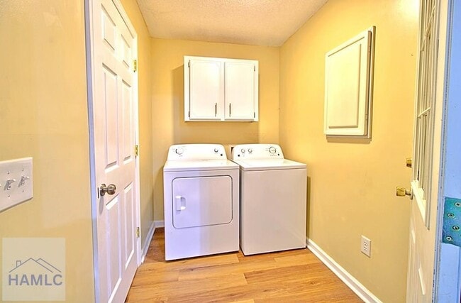 Building Photo - 205 Tempest Ln