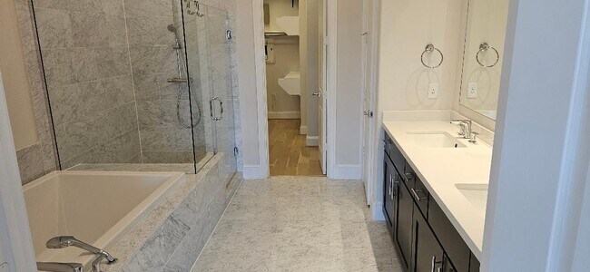 Building Photo - 712 Cage St