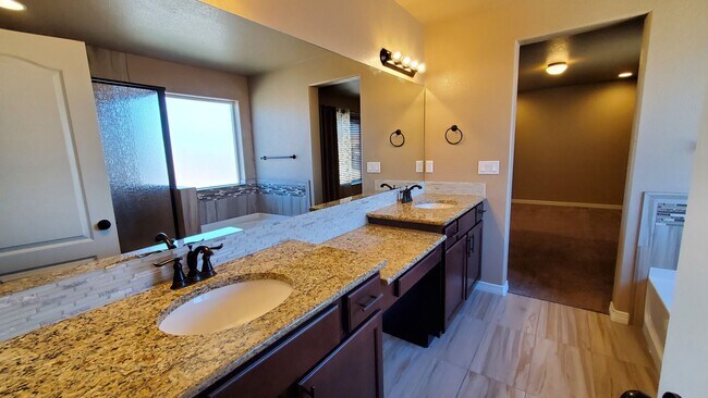 Building Photo - $2576, 5 Br/4 BA Stunning house for rent in Colorado Springs