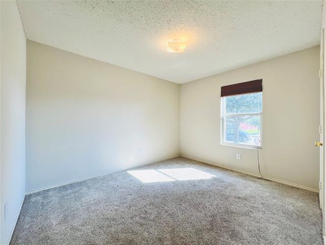 Building Photo - 2613 Plantation Dr