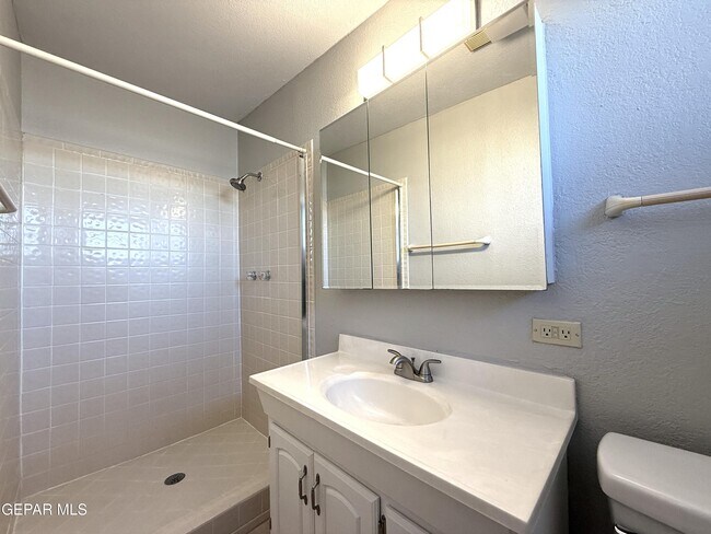 Building Photo - 10180 Saigon Dr