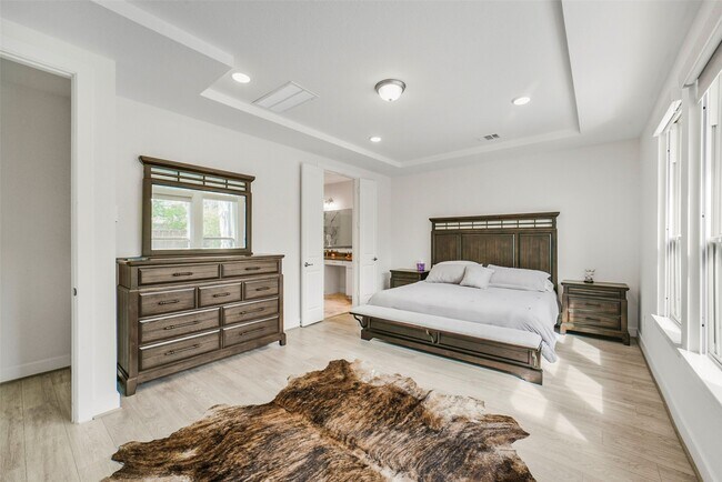 Building Photo - 147 Renodes Garden Ln