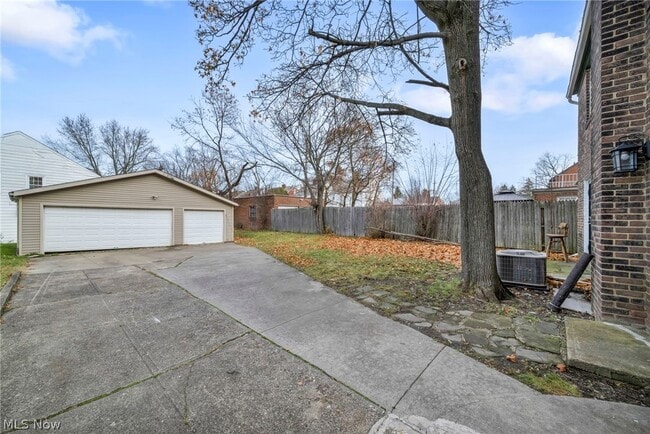 Building Photo - 16809 Scottsdale Blvd