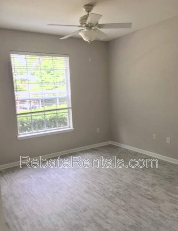 Building Photo - 7990 Baymeadows Rd E
