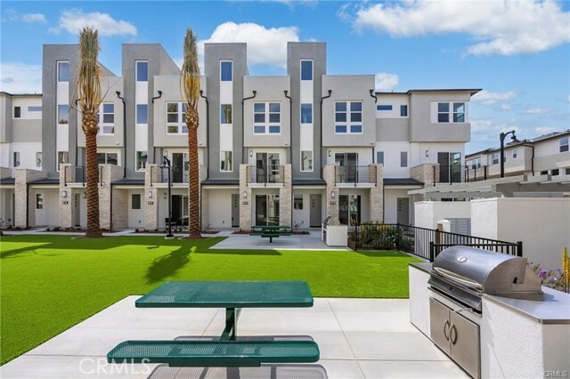 Building Photo - 1315 W Cara Dr