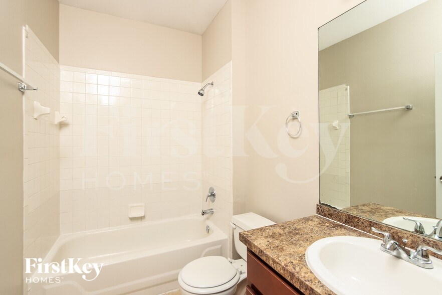 Building Photo - 133 Dahl Ave