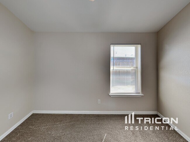 Building Photo - 705 Barkridge Trail