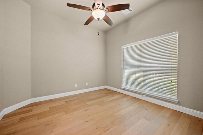 Building Photo - 4617 Kingsway Ln