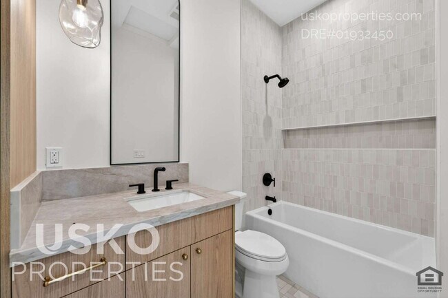 Building Photo - "Charming 2-Bedroom Retreat in Rocklin – Cozy 900 Sq Ft Home on Winding Lane!"