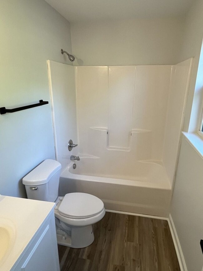 Building Photo - Refreshed 3 Bedroom End Unit Townhome near...