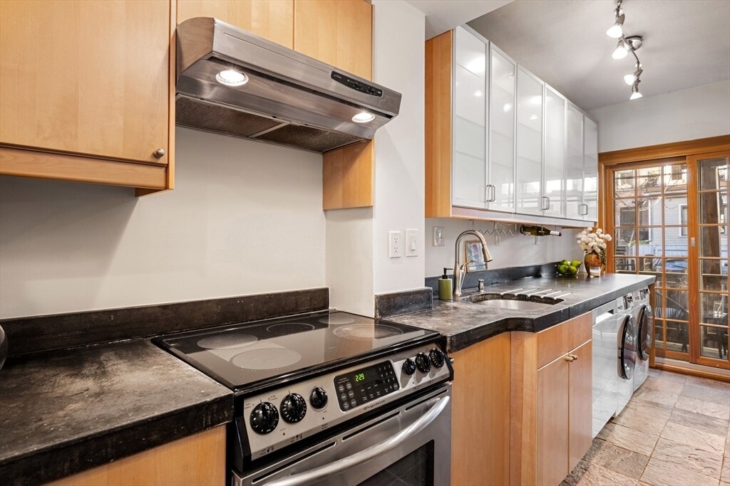 Building Photo - 15 Concord Sq