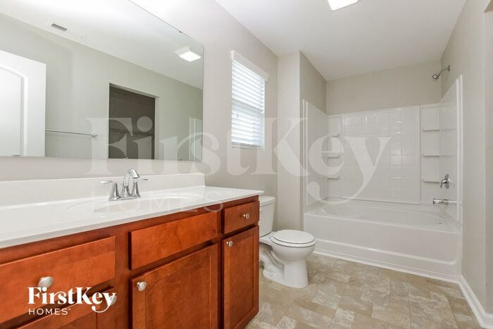 Building Photo - 3643 Creekside Dr
