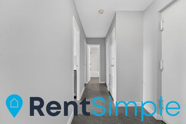 Building Photo - 6001 Arlington Blvd