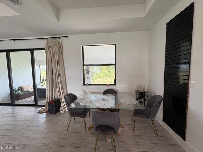 Building Photo - 2606 10th St SW