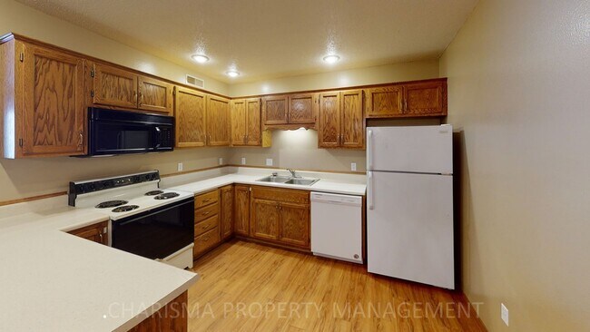 Building Photo - AMENITY FILLED TWO BEDROOM IN BRANDON!!! P...