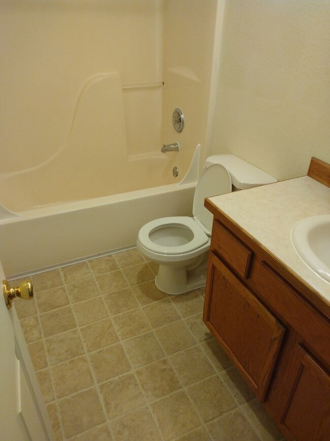 Building Photo - 1344br