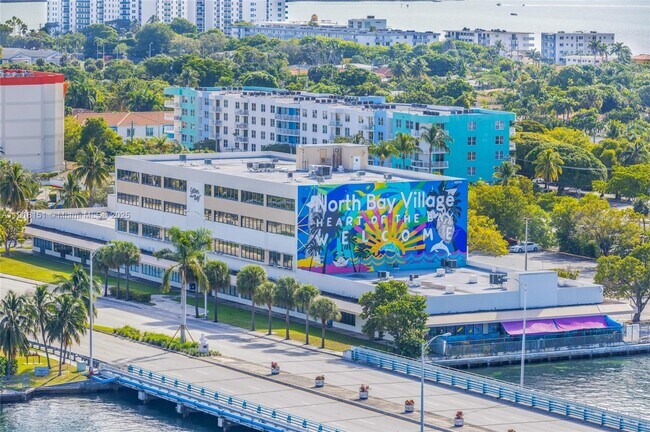 Building Photo - 7900 Harbor Island Dr