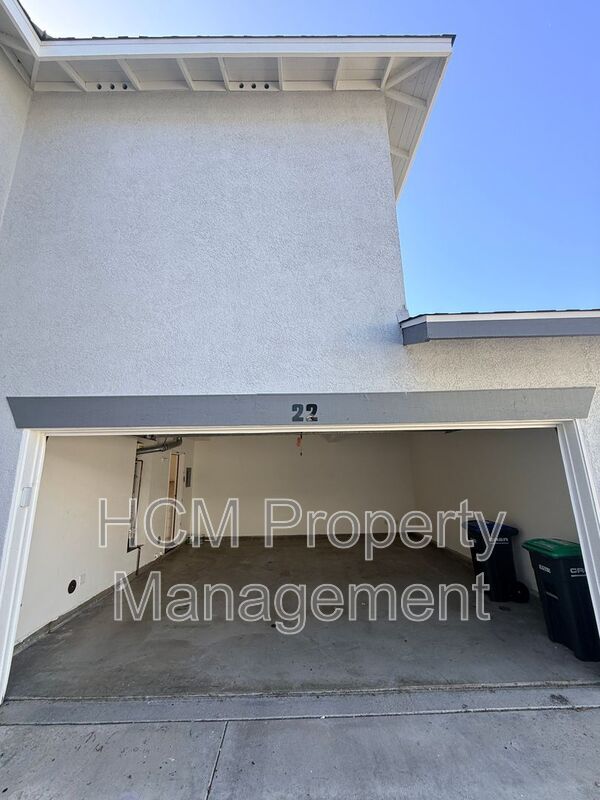 Building Photo - 22 Carlsbad Ln