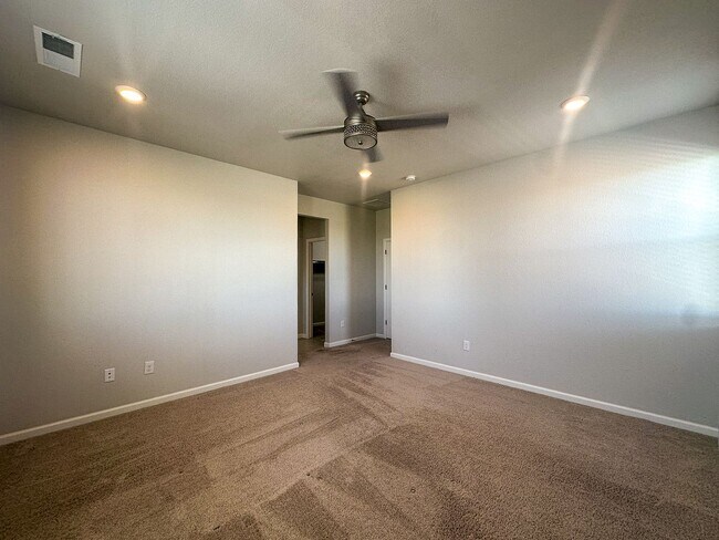 Building Photo - Alder Creek 3bd 2.5ba paired home for rent!