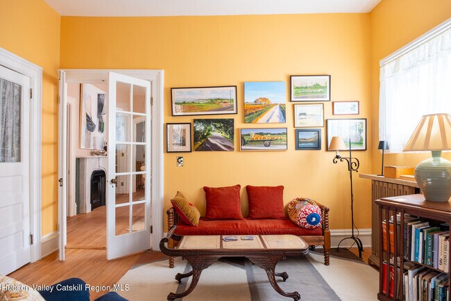 Building Photo - 5 Fairview Ave