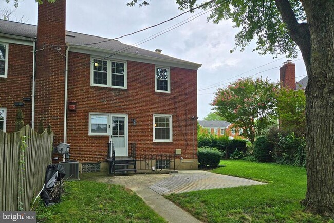 Building Photo - 8624 Drumwood Rd