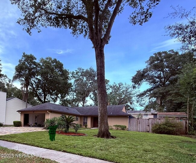 Primary Photo - 4765 Marsh Hammock Dr W