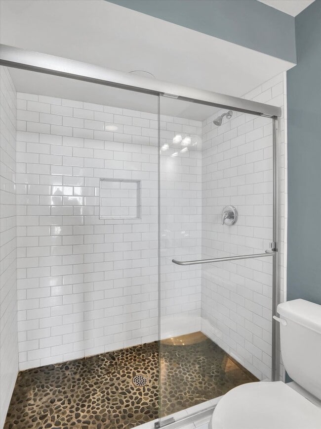 Building Photo - Beautiful Property with Contemporary Flair