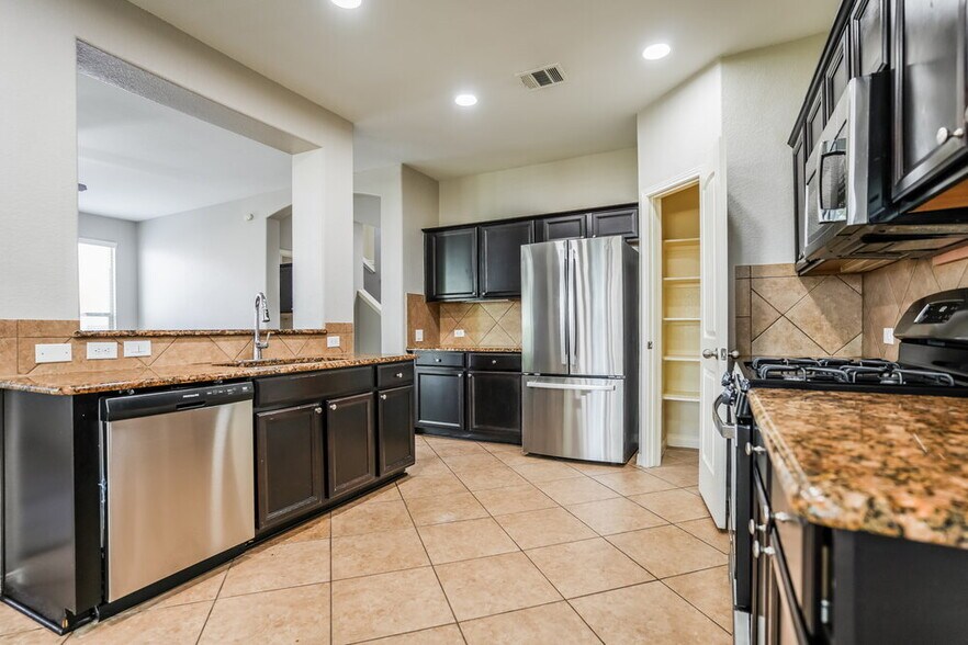 Building Photo - 1303 Sunny Meadows Loop