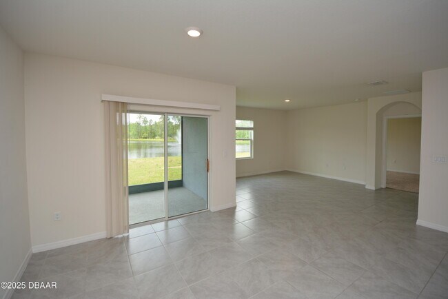 Building Photo - 285 Sunset Point Dr