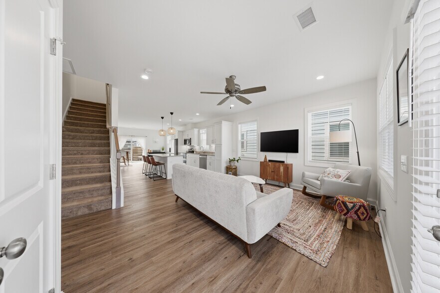 Building Photo - 4744 Siddons Dr