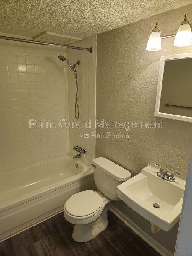 Building Photo - 1420 Cambridge Pl