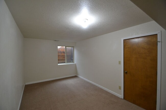 Building Photo - 830 Dancing Horse Dr