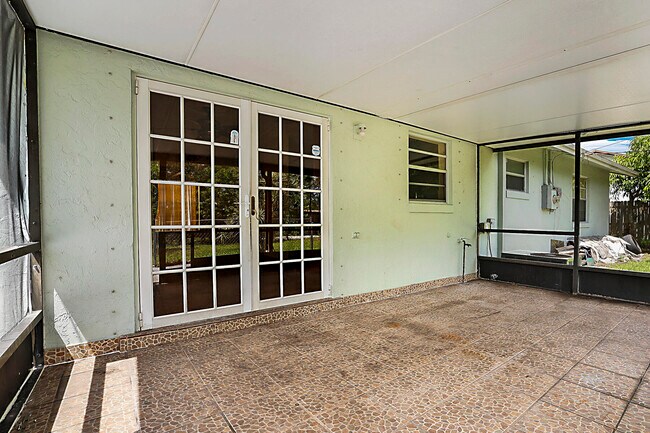 Building Photo - 2346 Caroma Ln