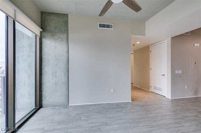 Building Photo - 353 E Bonneville Ave