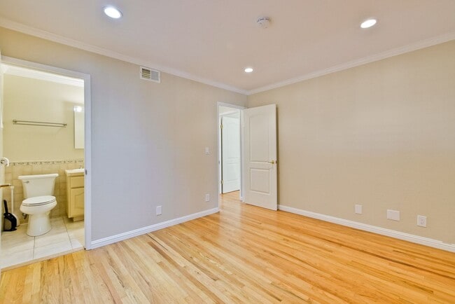 Building Photo - Stylish San Jose Home and Private Yard