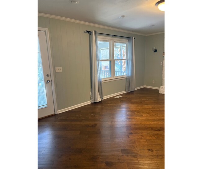 Building Photo - 9512 Imperial Dr