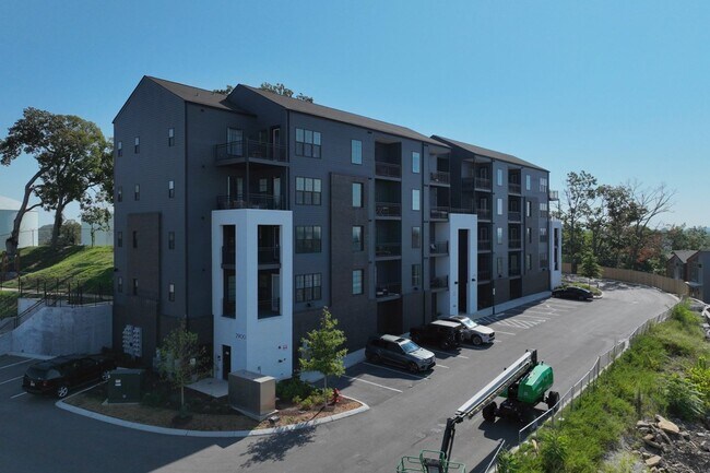 Building Photo - **THIS IS THE ONE IN EAST NASHVILLE**