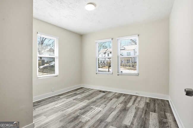 Building Photo - 310 Patterson Ave SE