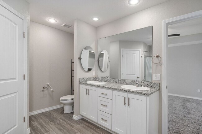 Building Photo - Modern 3 Bed / 2 Bath Home with Open Layout & Fenced Yard