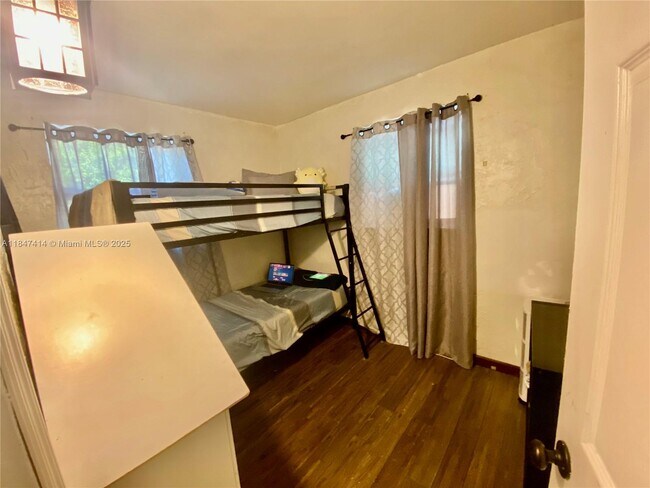 Building Photo - 3761 SW 45th Terrace