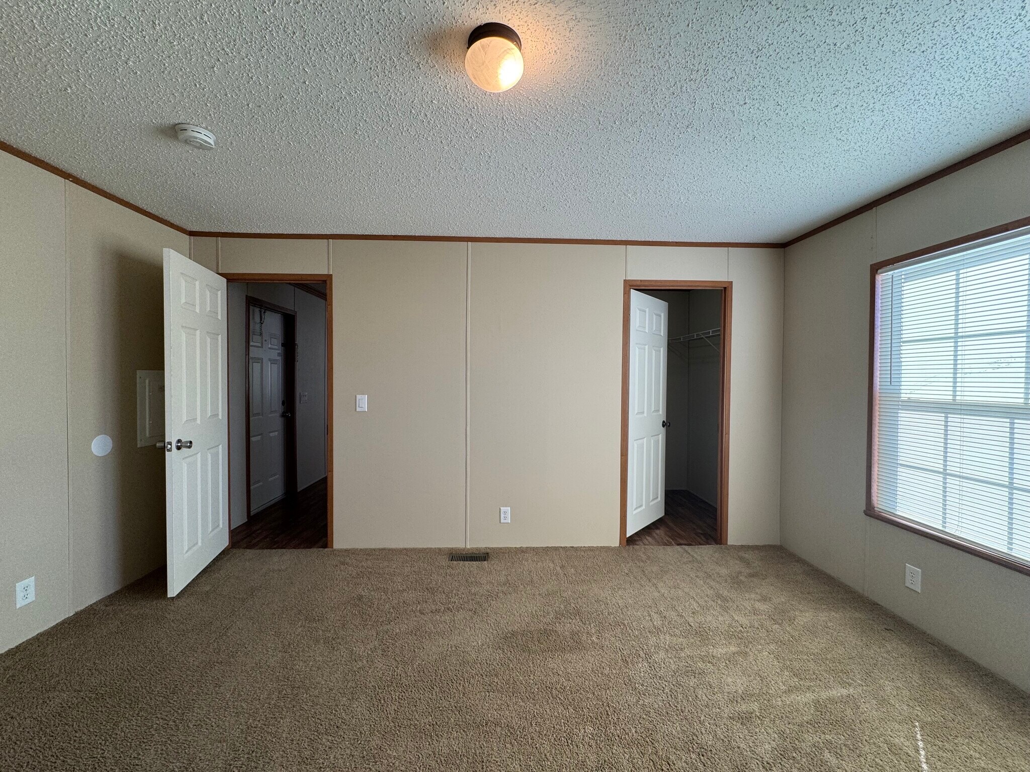 Building Photo - 4170 Lilac Ln