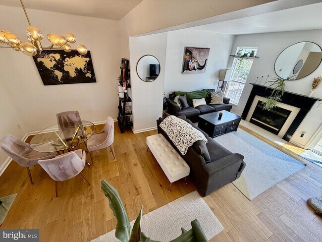 Building Photo - 2908 Huntington Grove Square