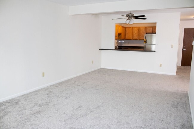 Building Photo - Updated 1 Bedroom Condo in Brown Deer