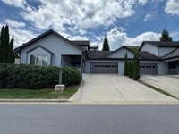 Building Photo - Weaverville - Well Kept Townhome with Flex Space