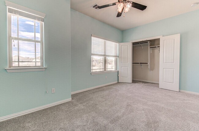 Building Photo - 508 Nogales Ln