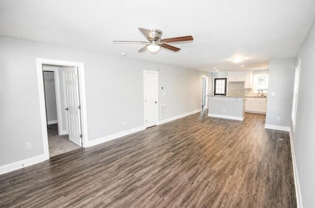 Building Photo - 619 Flynwood Pl SW