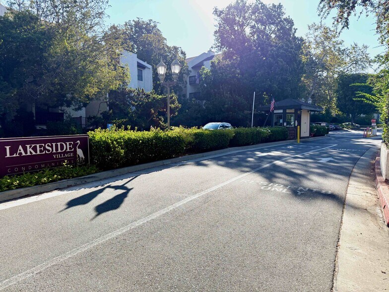 Building Photo - 14302 Summertime Ln