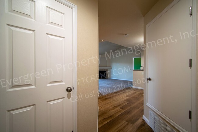 Building Photo - 5225 White Willow Dr