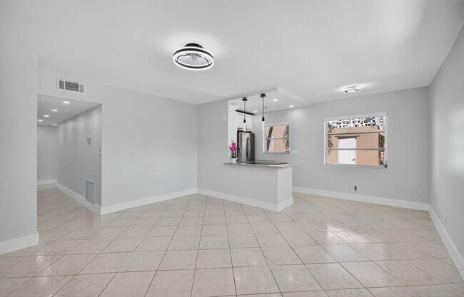 Building Photo - 510 SW 15th St